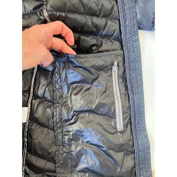 CALVIN KLEIN Women's Packable Hooded Down Puffer Coat Shiny
Navy Blue Small - Picture 10 of 15